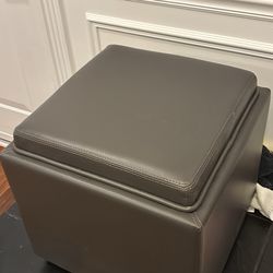 Set of 2 ottomans with storage