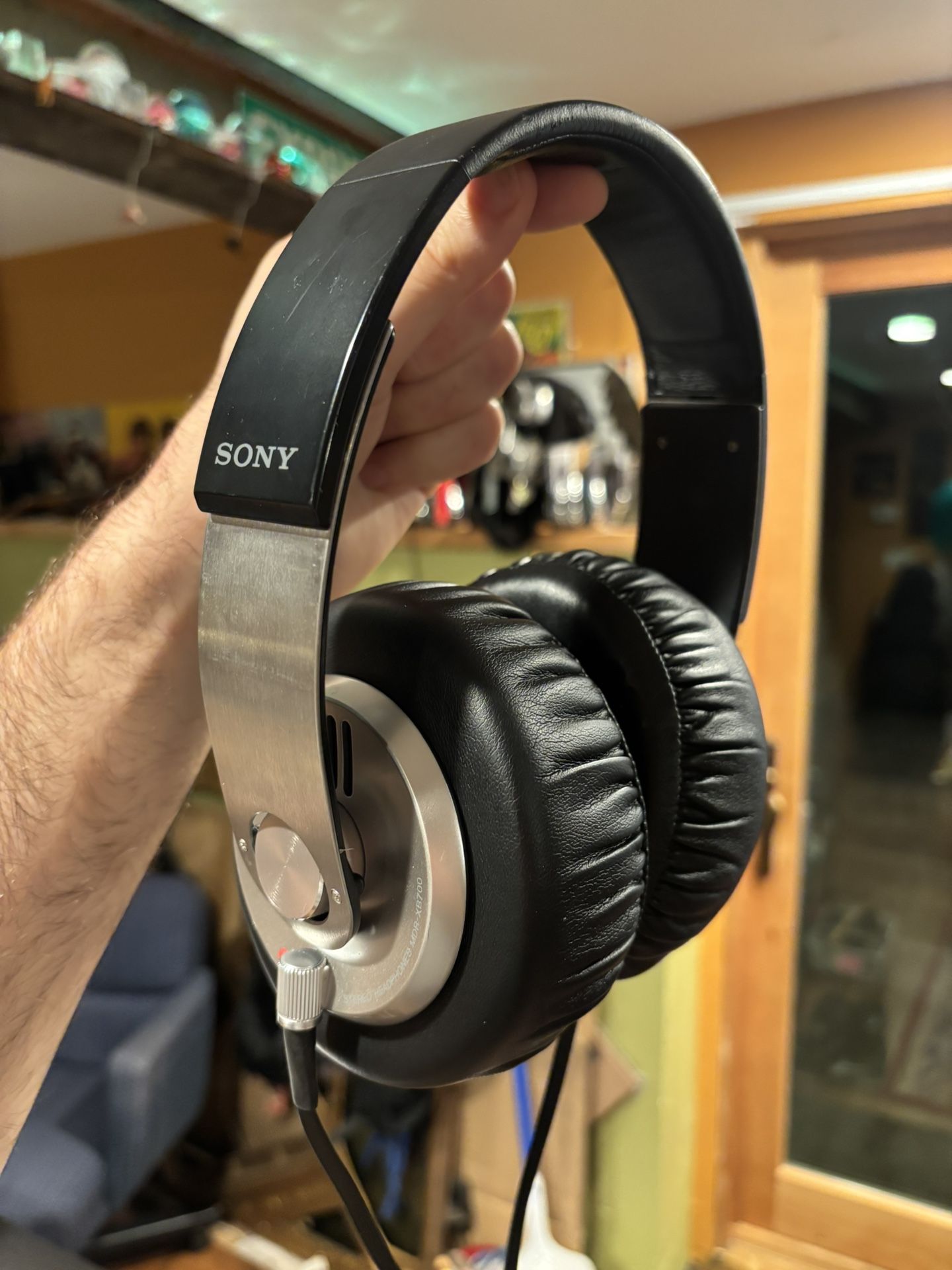 Sony MDR-XB700 Extra Bass Headphones