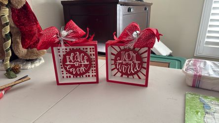 6X6 In Wooden Box can Hang On The Wall Or Sit On A Table