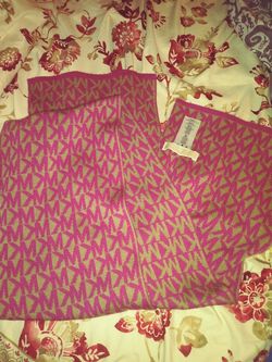 Michael kors scarf pick up only