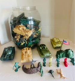 Classic Army Men & Tanks