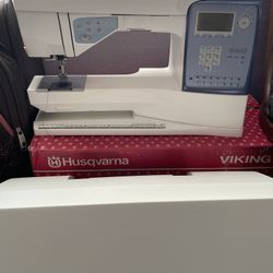 Husqvarna Viking Sapphire 835