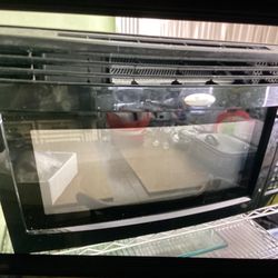 Large Microwave /Excellent Working Condition/$85.
