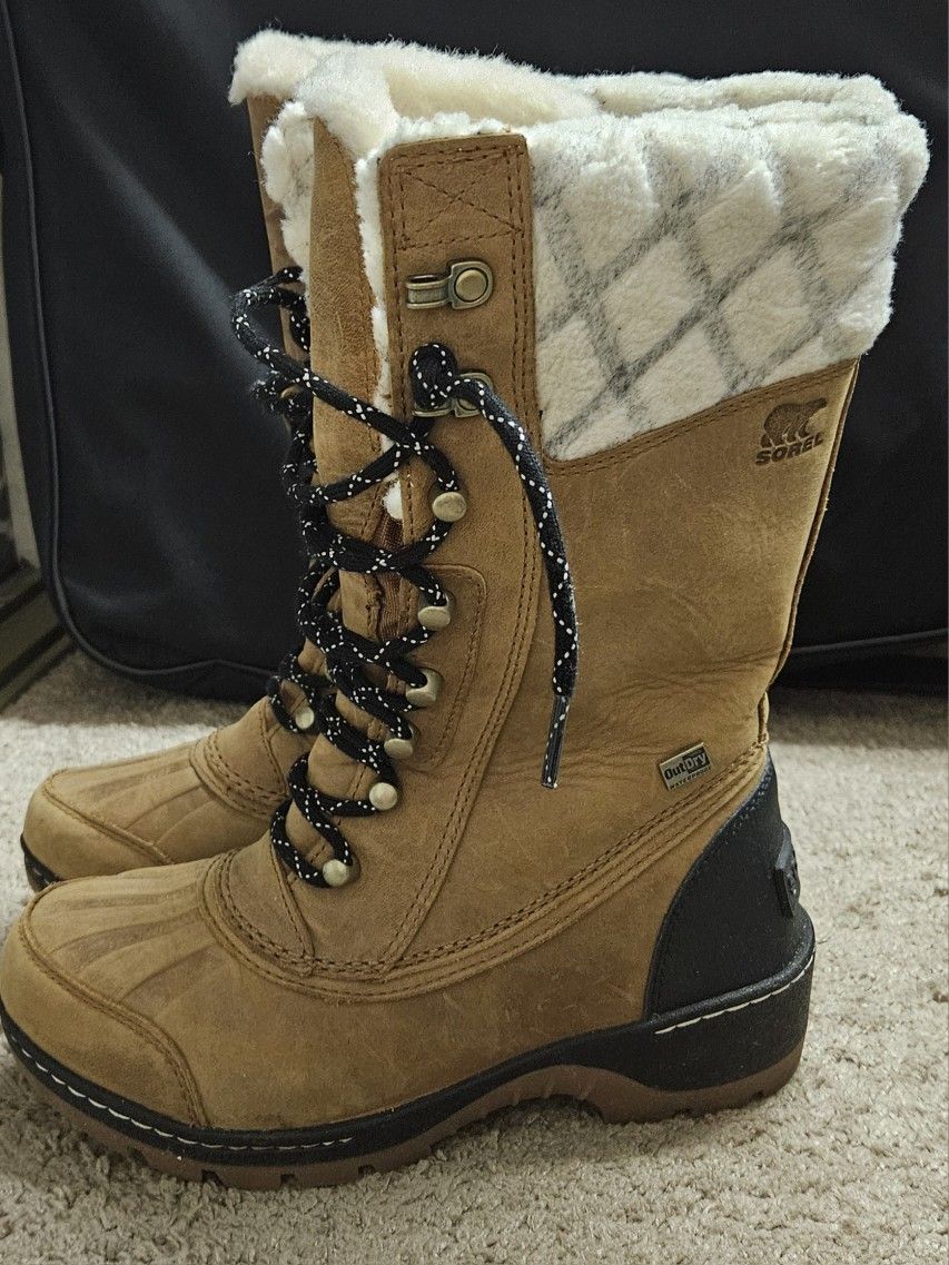 Very cute Size 6 Light Brown Sorel Women Boots
