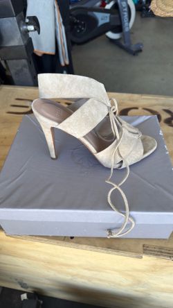 Women heels size 8