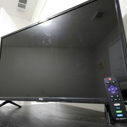 32" TCL Roku Smart TV 