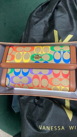 Bag new coach.    70 Dlls
