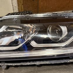 2017 Honda Accord 2 Door left headlight 