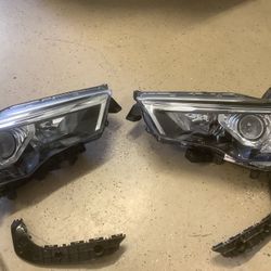 2020 4Runner Head Lights