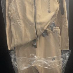 Nike Tech Fleece (Beige Or Fan) 