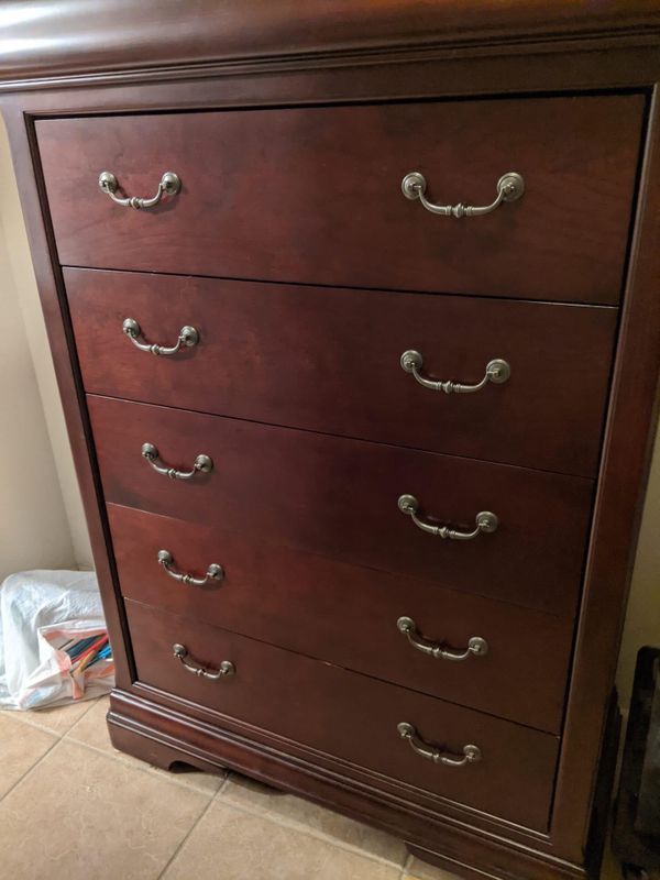 Broyhill Cherry wood dresser for Sale in Phoenix, AZ OfferUp