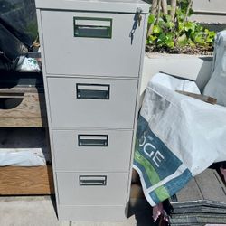 File cabinet with key and  Divider? excellent condition.
