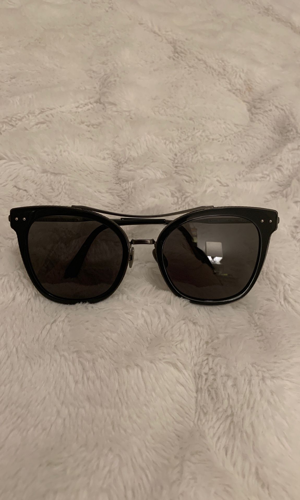 Bottega Veneta BV0064S Sunglasses: Black/Smoke