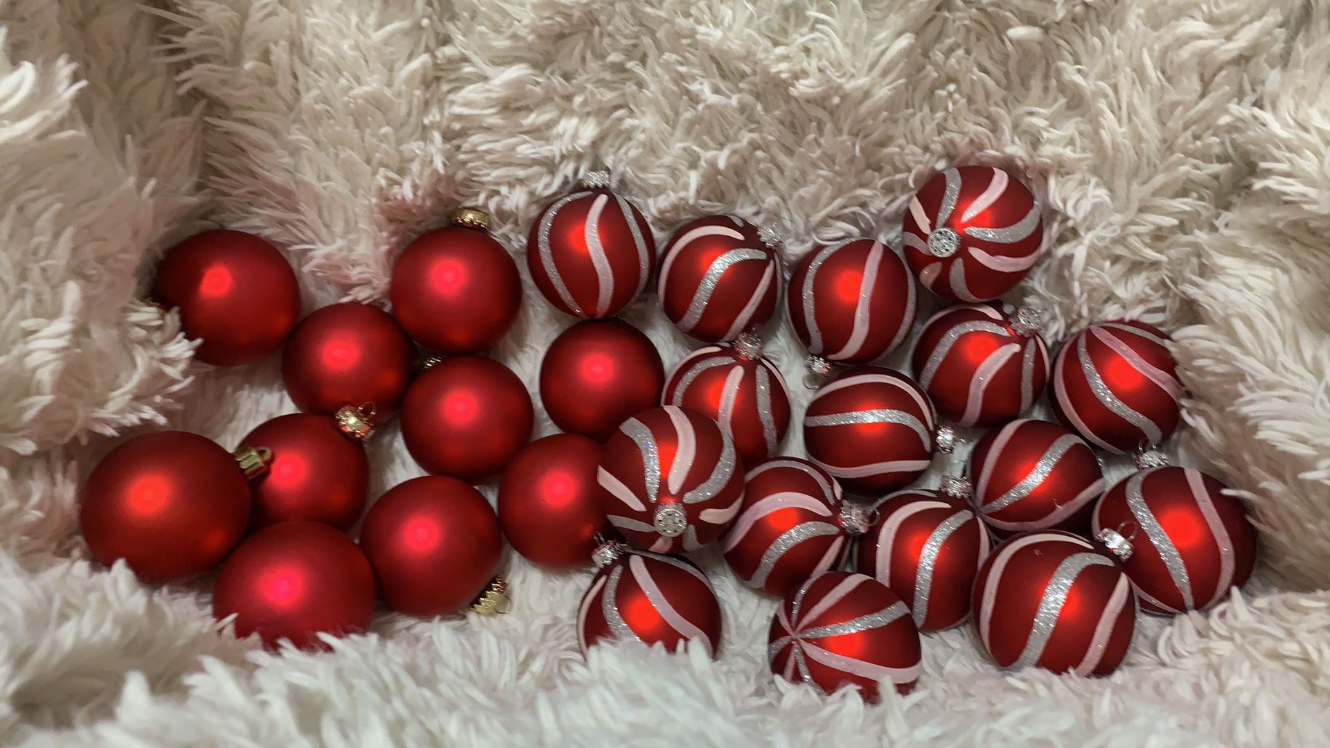 Christmas Ornaments Balls Red