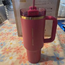 Stanley X Starbucks Winter Berry