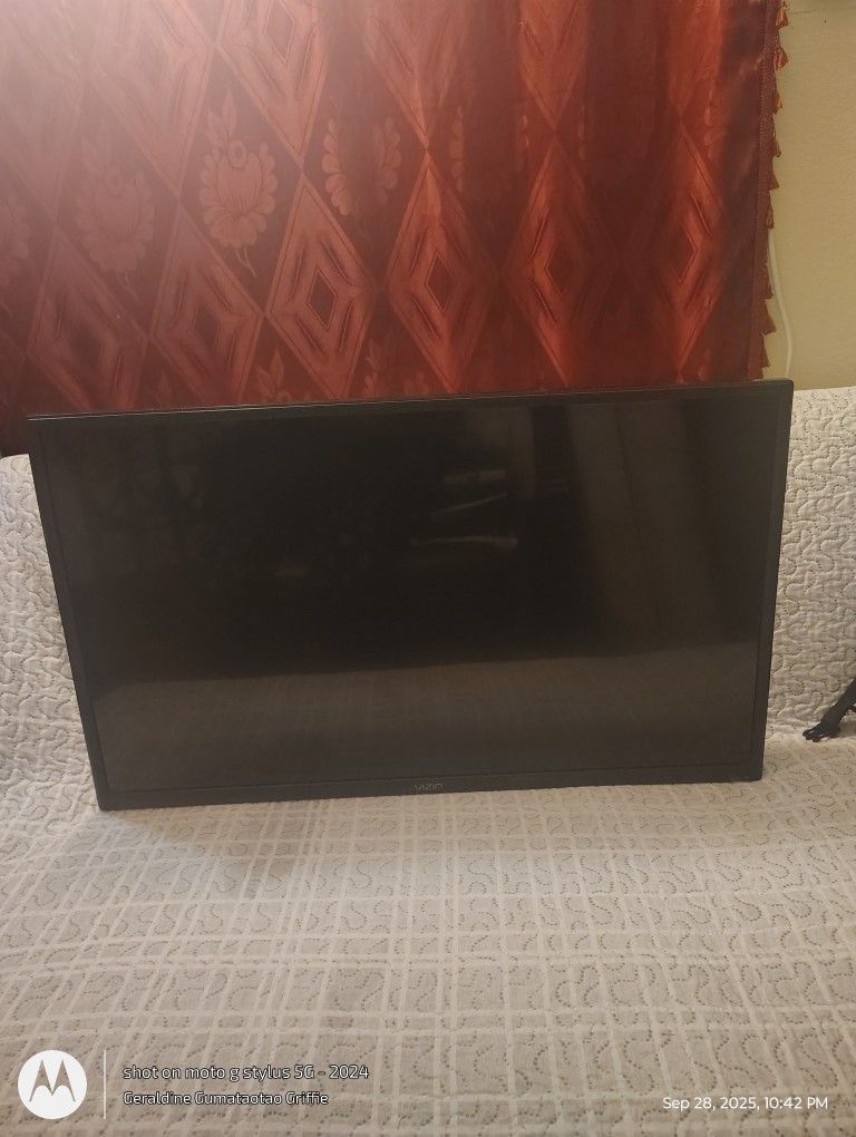 32' Visio TV