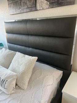 FULL SET! Queen Platform Bed with Mattress & Box Spring - Clean!