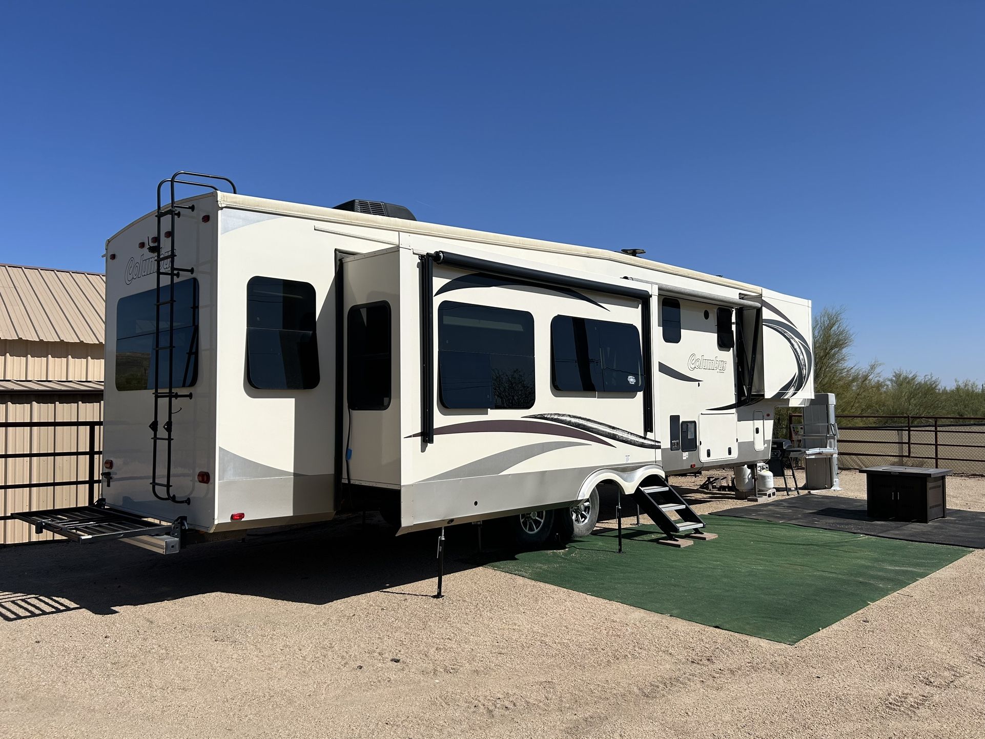 2018 Palimino Columbus 383FB