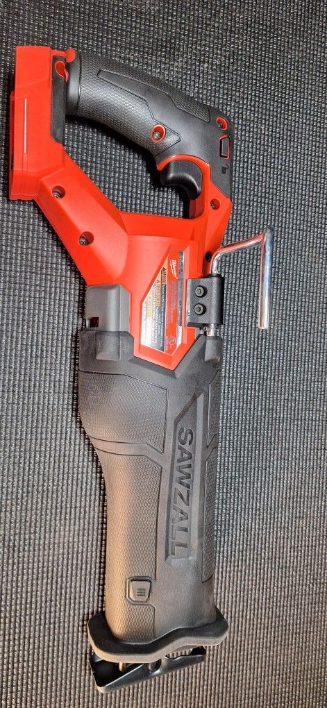 Milwaukee M18 Sawzall 