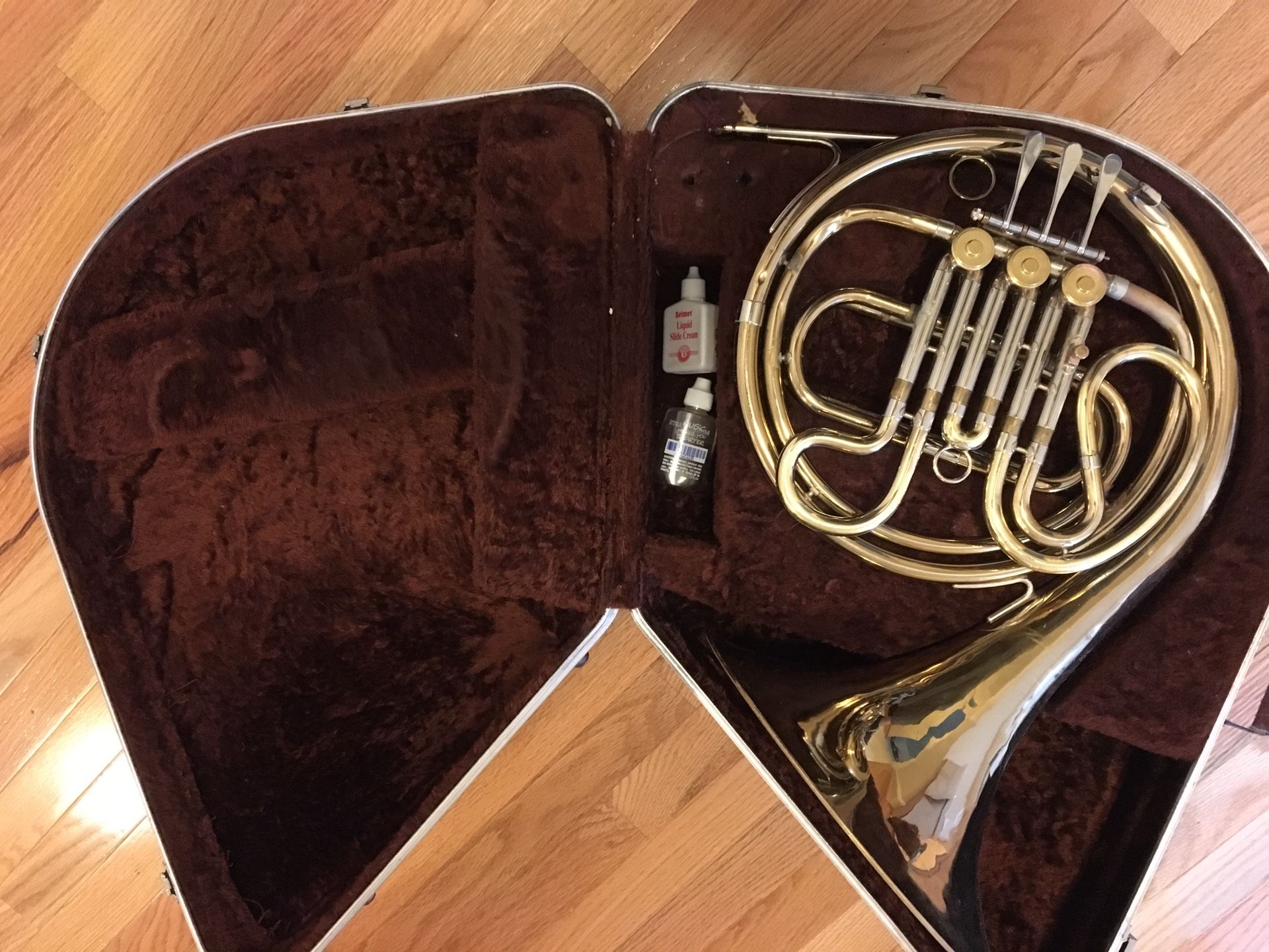 F. E. Olds & Son Ambassador French horn with case- used