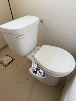 Used Toilet 🚽 $20 (bidet Not Included)