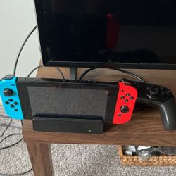 Nintendo Switch Plus Dock Plus Pro Controller 