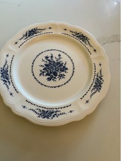 Blue and white Mayhill Federalist plate