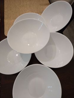 Open box white cereal bowls or salad bowls