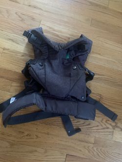 Baby carrier never used