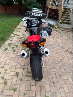 Aprilia rsv1000R