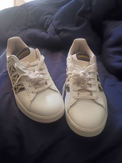 Brand New Womens Adidas size 9