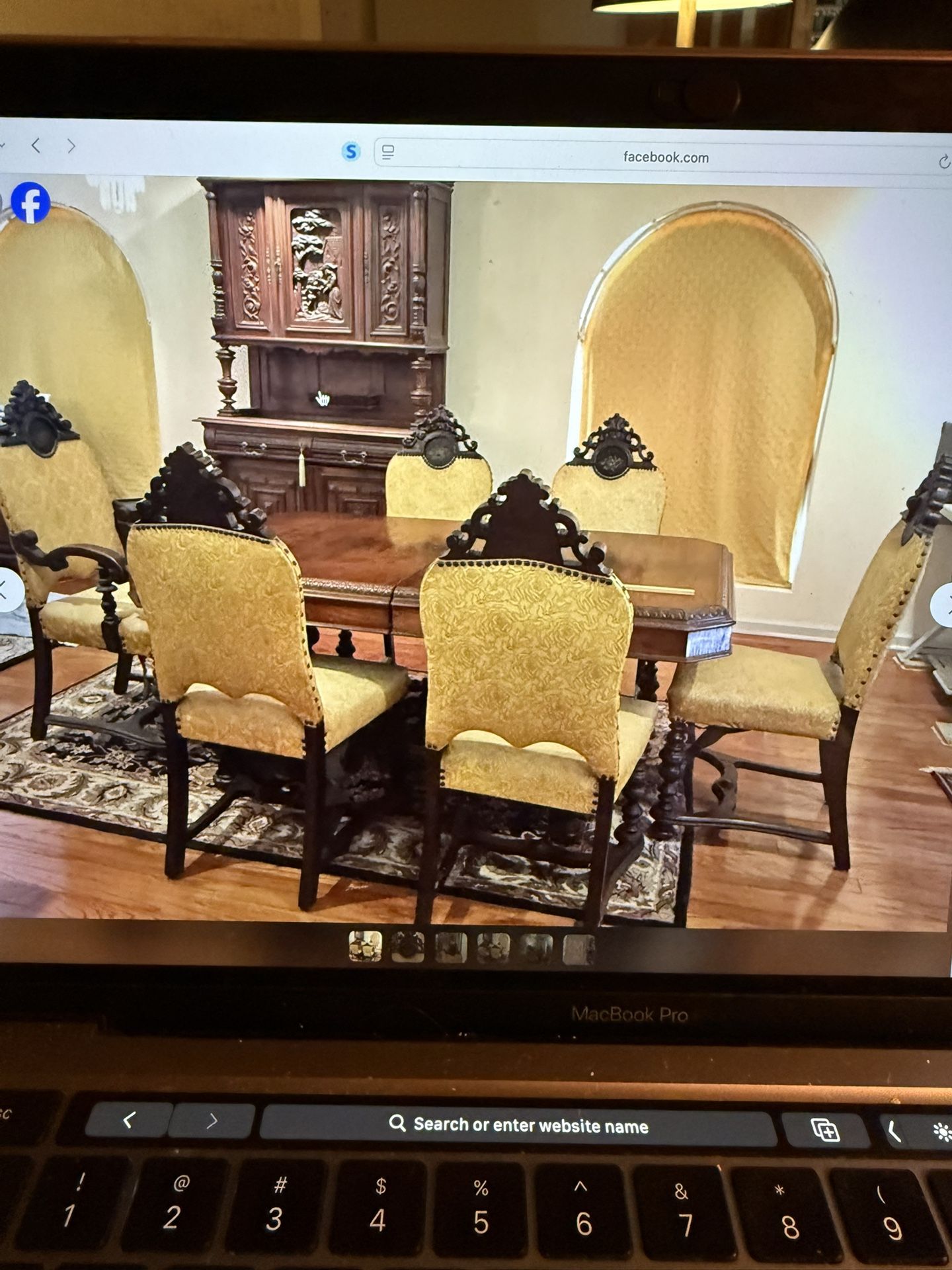Antique Gothic 1920 Dinning Table 6 Chairs