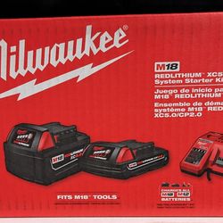 Milwaukee

M18 18-Volt Lithium-Ion Starter Kit with One 5.0 Ah and One 2.0 Ah Battery and Charger