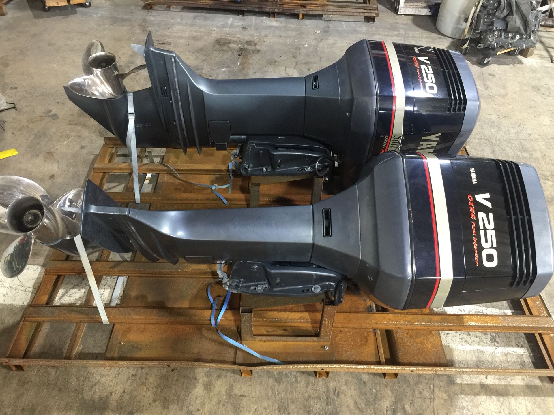 2001 Yamaha 250 hp ox66 30” clean with low hours for Sale in South