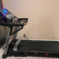 NordicTrack Elite 700 Treadmill – Works Great, Incline & Foldable