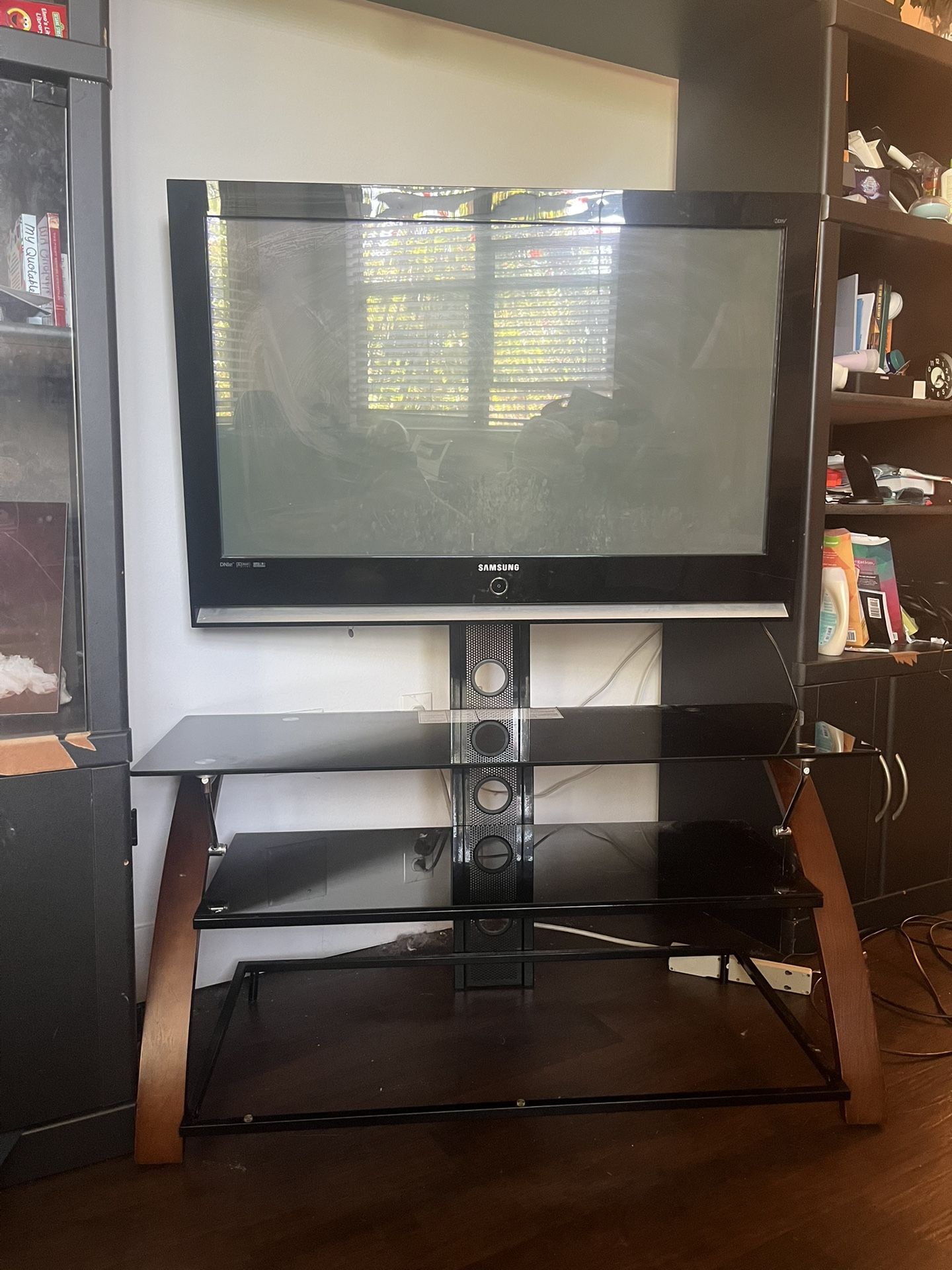 65” TV Samsung With Supported Table