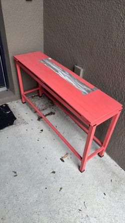 Free metal table