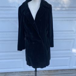 Woman’s Vintage Velvet Coat