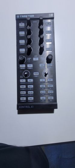 Native Instruments-Traktor Kontrol X1 And Kontrol Z1
