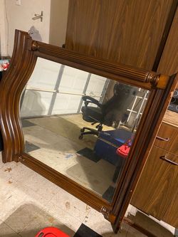 Dresser mirror