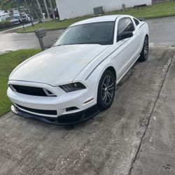 Ford Mustang Año 2013 V6