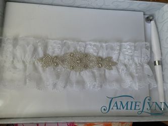 Wedding Guest Book With Pen (White)