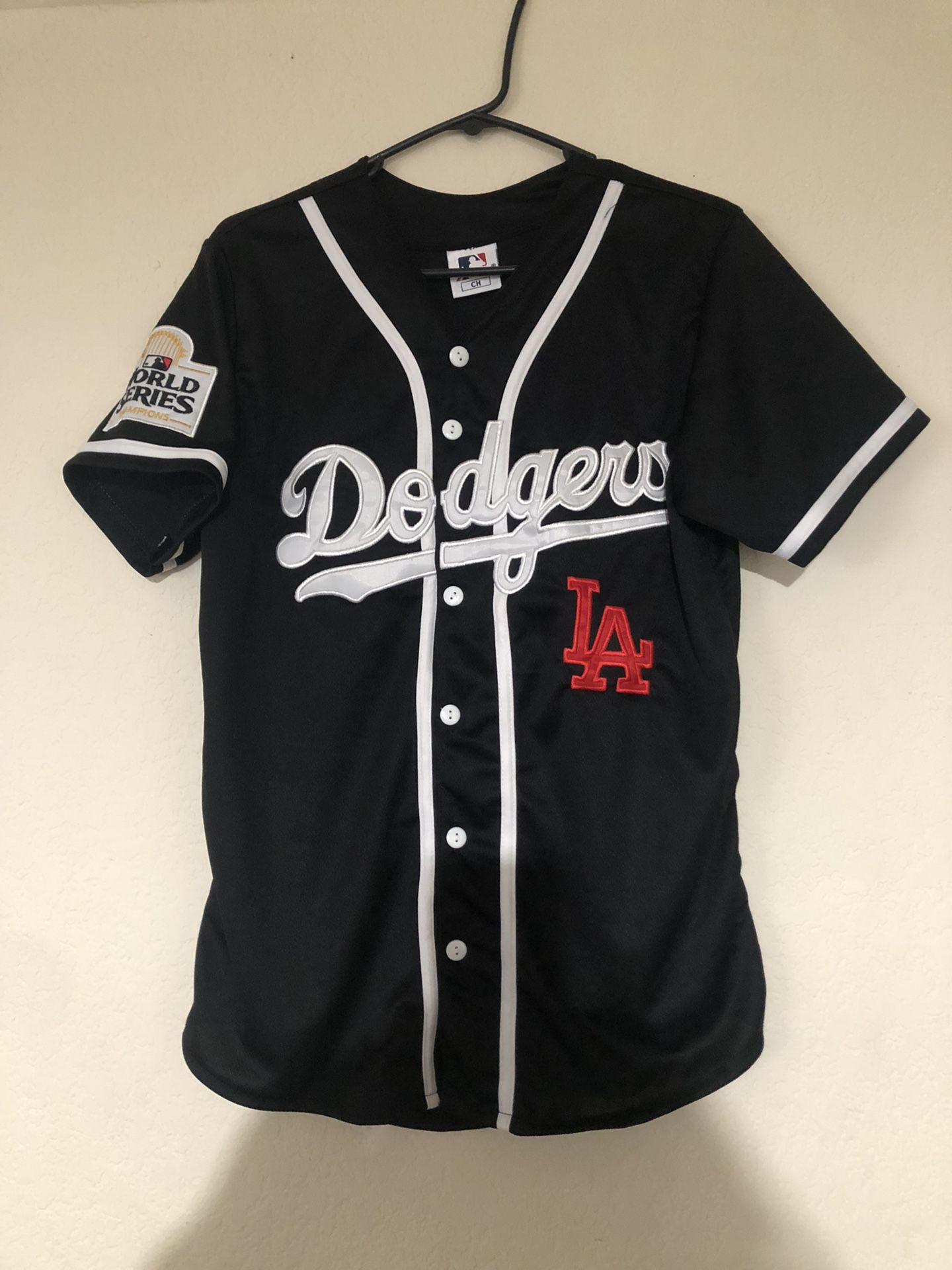 Los Angeles Dodgers Black Baseball Jersey With White Piping And Armed LA Logo World Series Patch Full Button