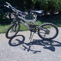 Vertical Mountain Bike 20”