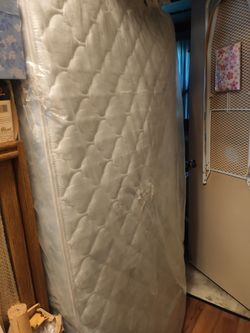 Mattresses Twin/Full