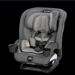 Ever Slim. Safety 1st - 4 in 1 Convertible Car Seat / Infant to age 10