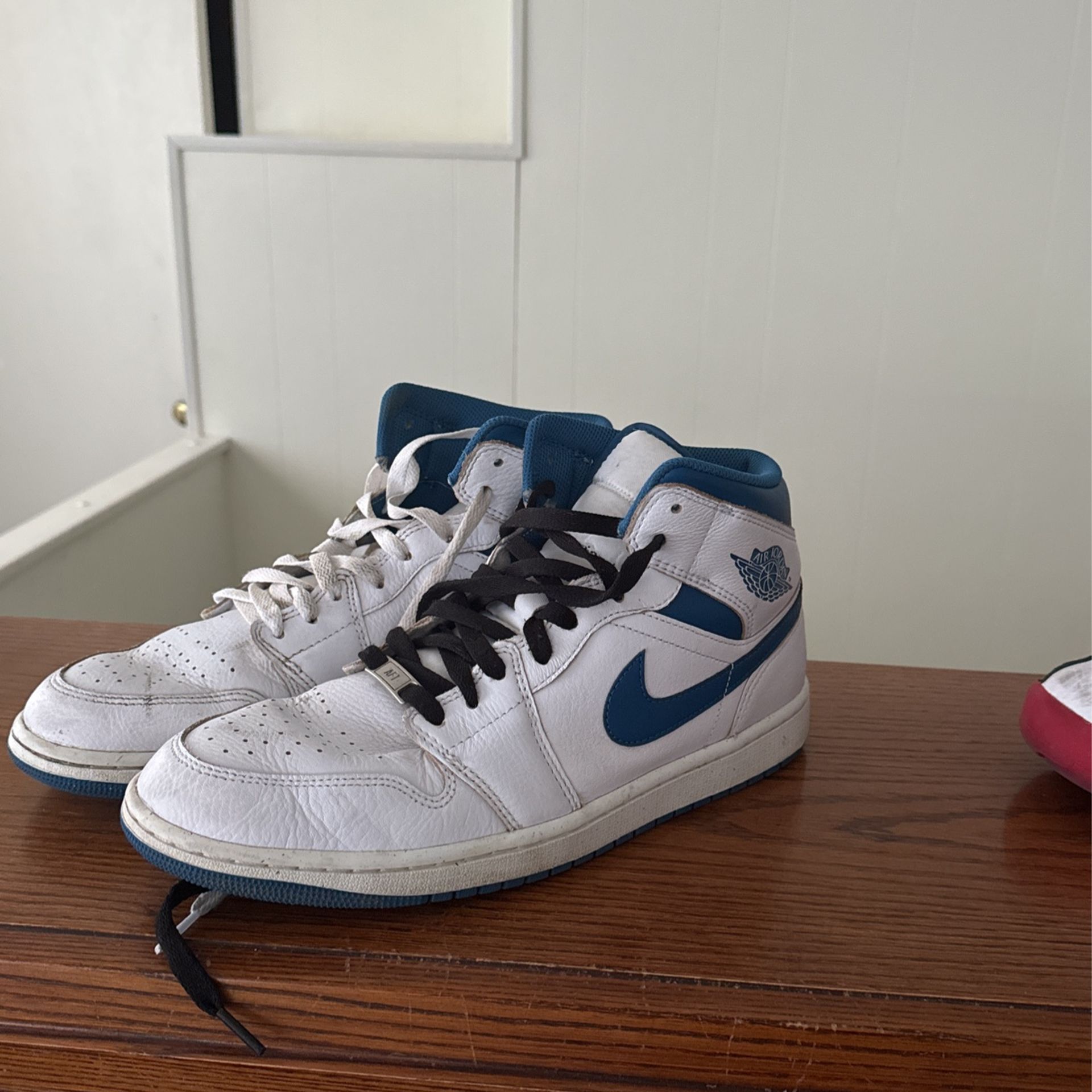 Jorden 1s 11
