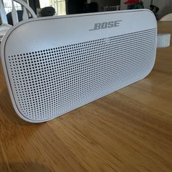 Used Bose SoundLink Flex In White 