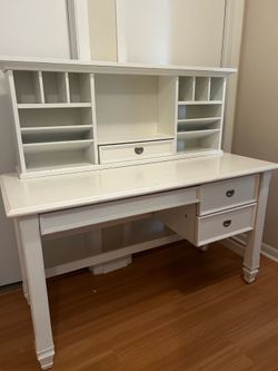 Beautiful full size headboard    and desk with hutch $50 cash Beautiful full size headboard and white desktop with hutch.