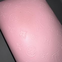 LV Arm Rest Nails  